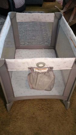 Baby portable playpen