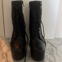 Womens Black Boots Size 7