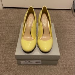Jessica Simpson Lemon Chiffon Women’s Shoe, Size 7.5