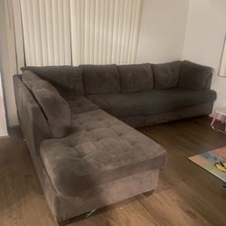 Grey Sectional Couch W/ Ottoman 