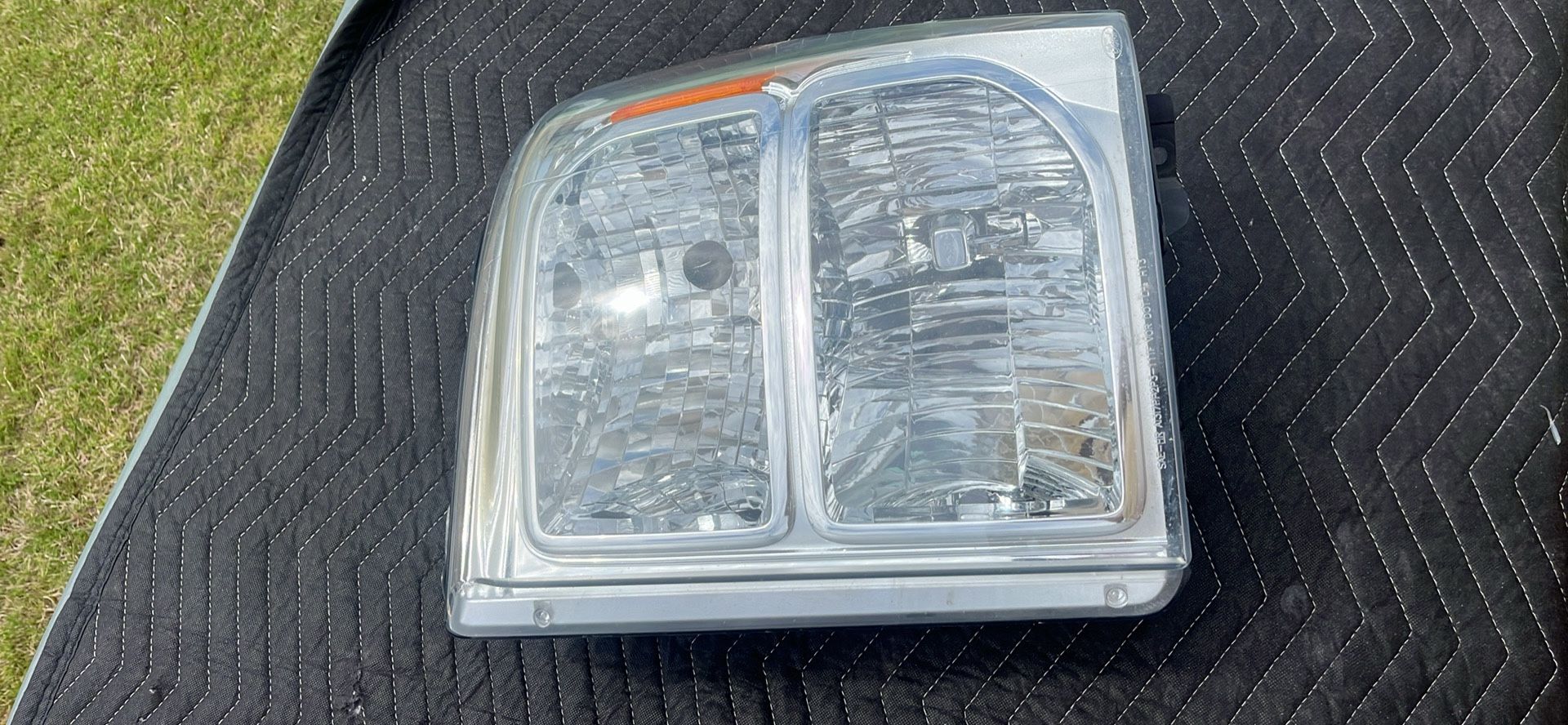 Ford Pickup F250 F350 F450 Driver Side Headlight 2011-2016