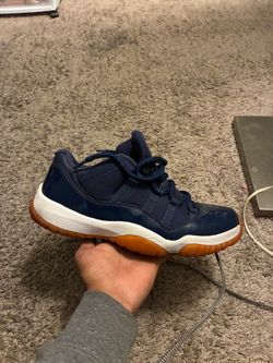 Navy gum 11s