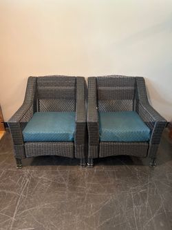 Outdoor Wicker Patio Chair with Cushion