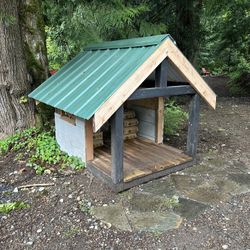 Dog House Cedar Floor 