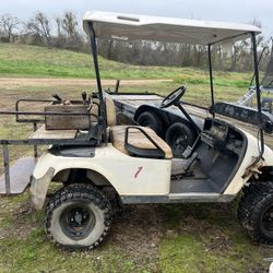 Electric Golf Cart With A Lift 
