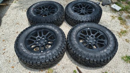 NEW 2026 Ram 1500 Rebel 18" OEM wheels and tires