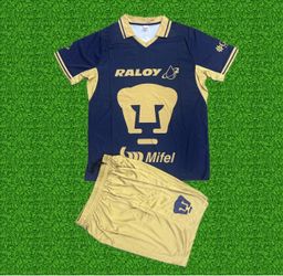 Uniformes para equipo disponibles
