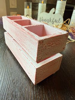 Mini Distressed Coral & White Wooden 3-Compartment Crate / Organizer Stand