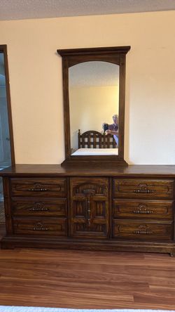 Dresser with mirror 6 drawer