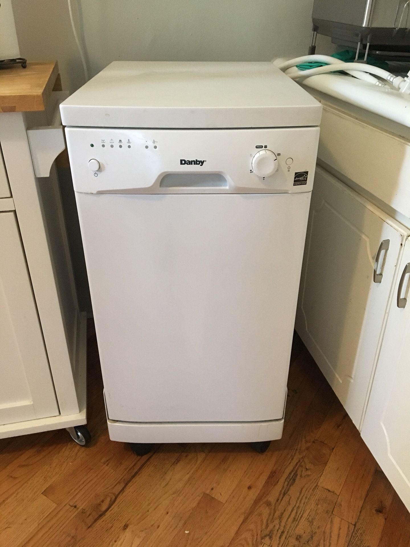 Farberware Countertop Dishwasher for Sale in Wheaton, IL - OfferUp