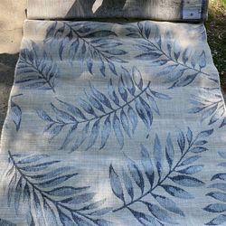 5x7 brand new area rug