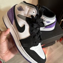 Jordan 1 Mid SE Purple