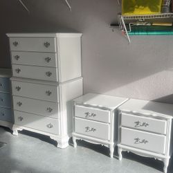Dresser And 2 Matching Nightstands 