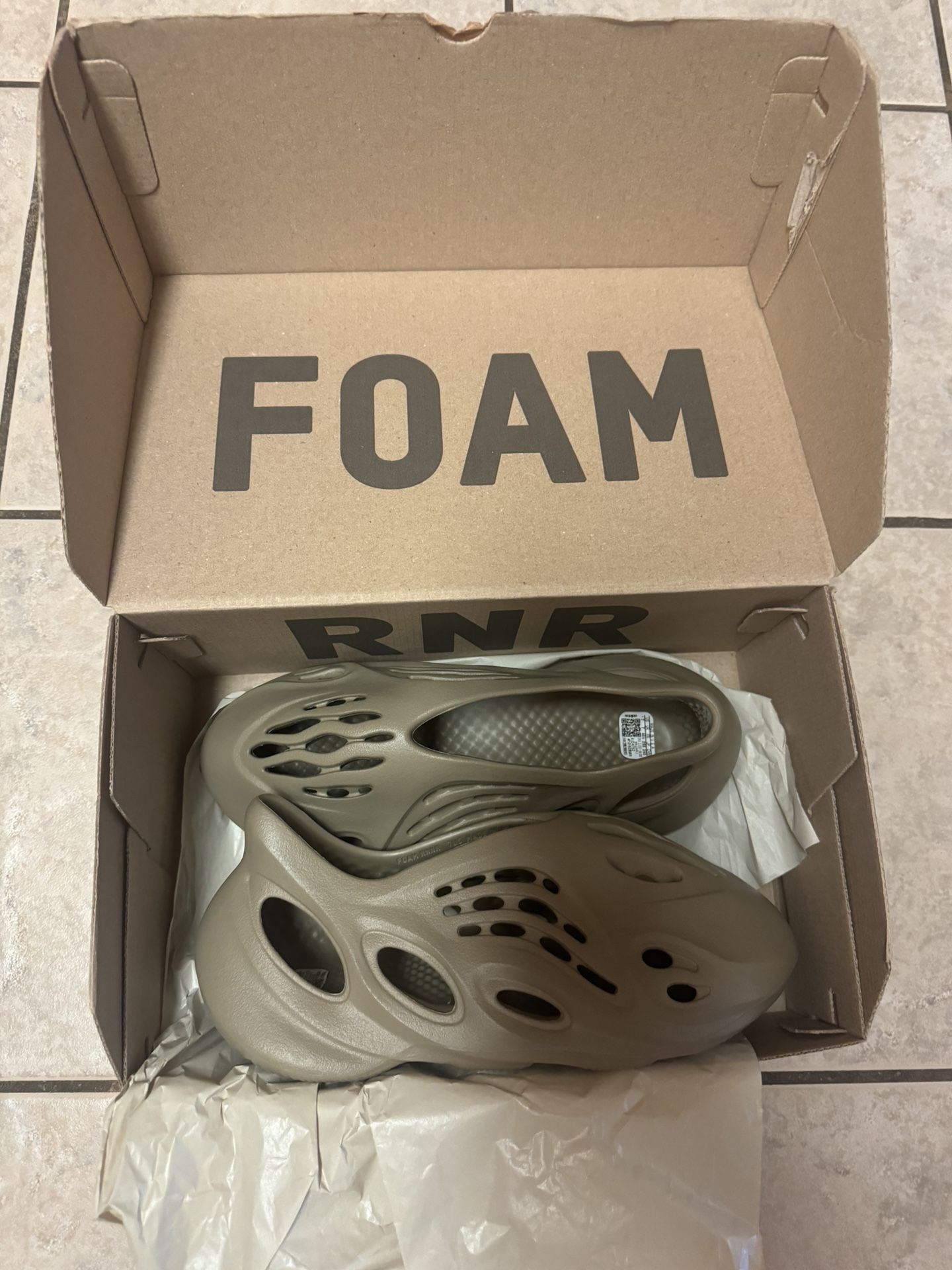 Adidas Foam Runner
