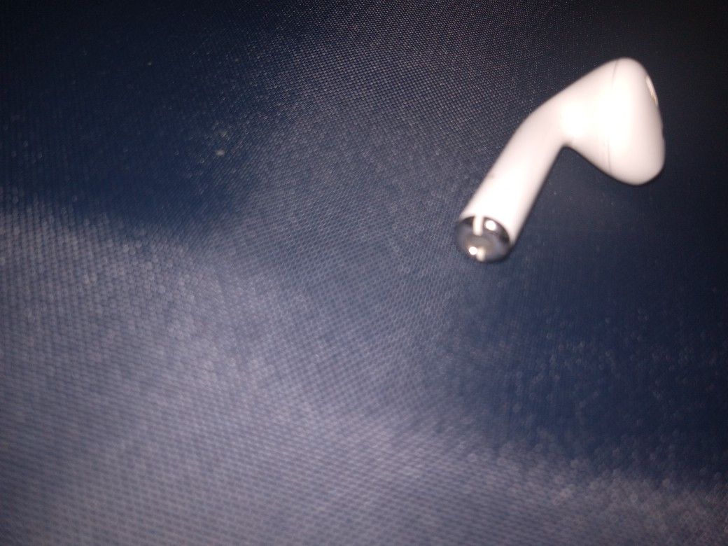 ***LEFT 2ND GEN AIRPOD ONLY  FULLY FUNCTIONAL****