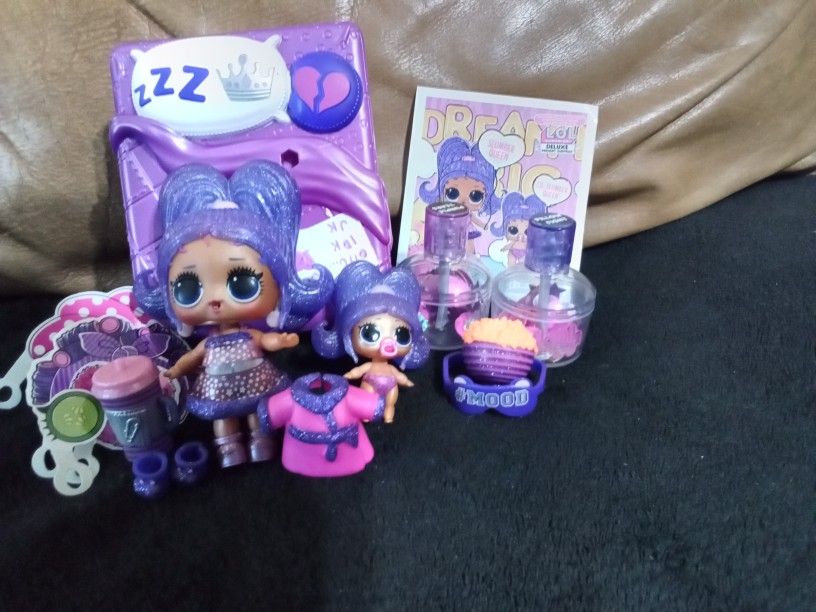 LOL SURPRISE DOLL DELUXE PRESENT SLUMBER PARTY 