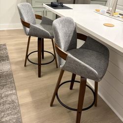 Swivel Bar Stool Set of 2, Fabric Counter High Stools with Back and Armrest 360° Swivel Walnut Bar Chair for Kitchen Island Home Dining - Light Grey