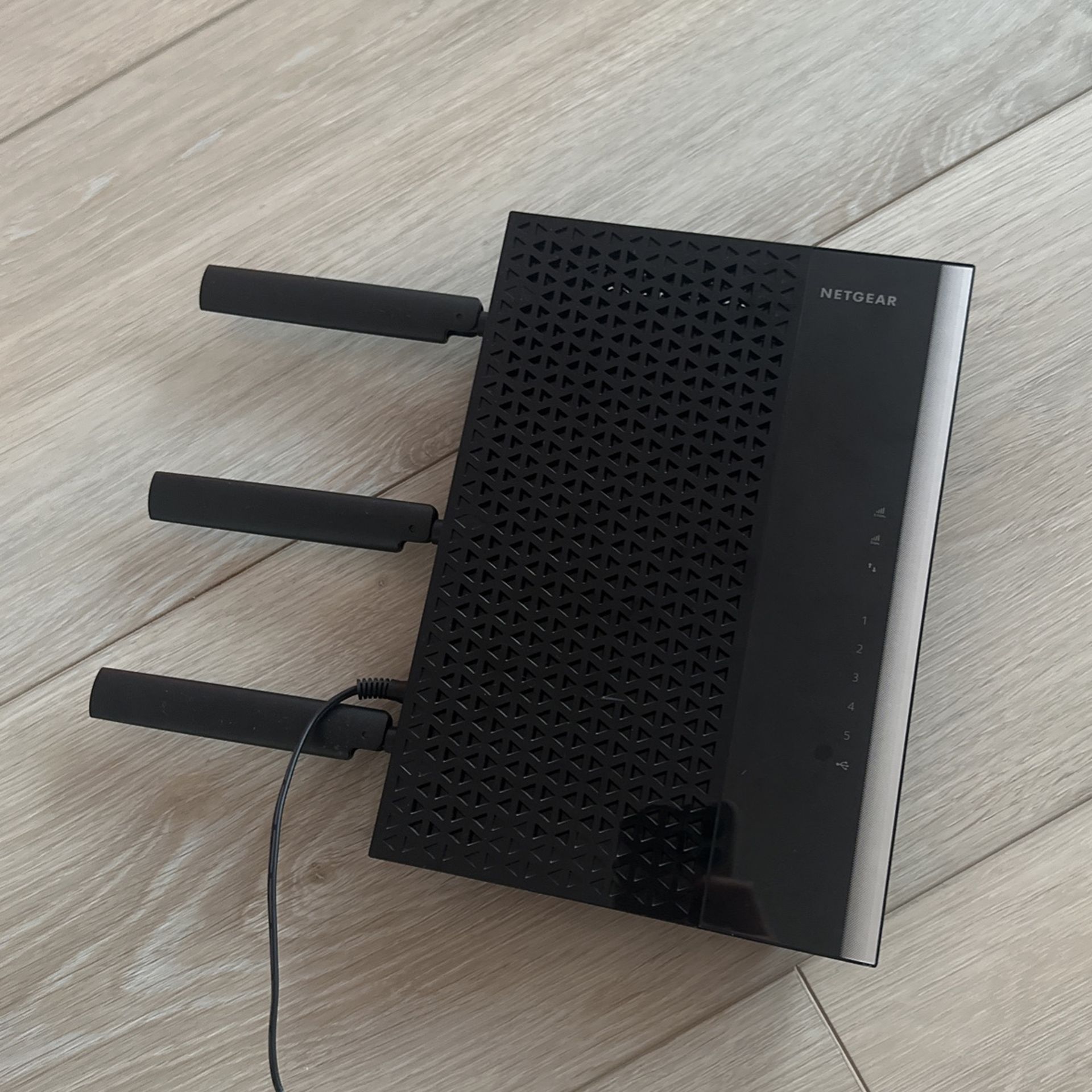 NET GEAR WIFI EXTENDER