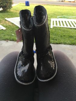 Skechers black boots