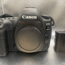 Canon EOS 5D MARK IV 30.4 MP Digital SLR Camera Body Near Mint Only