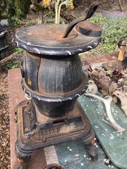 Umco No. 28 Potbelly Woodstove for Sale in Oakville, WA - OfferUp