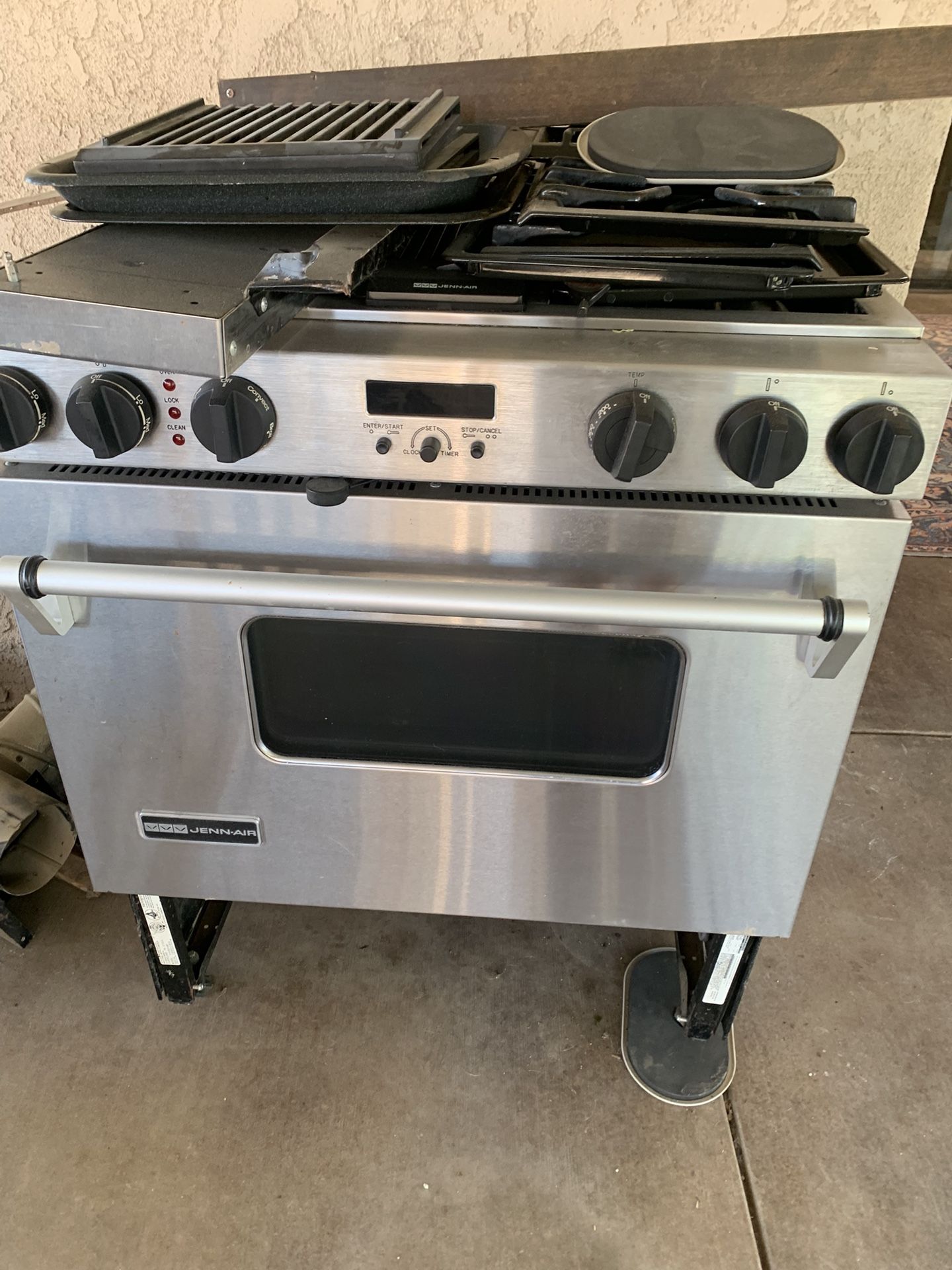 Jenn Air Convection Oven With Stove And BBQ Attachment