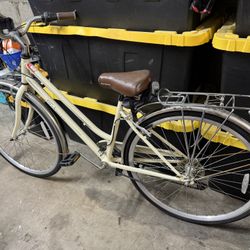 Schwinn  Beach Cruiser Bike 