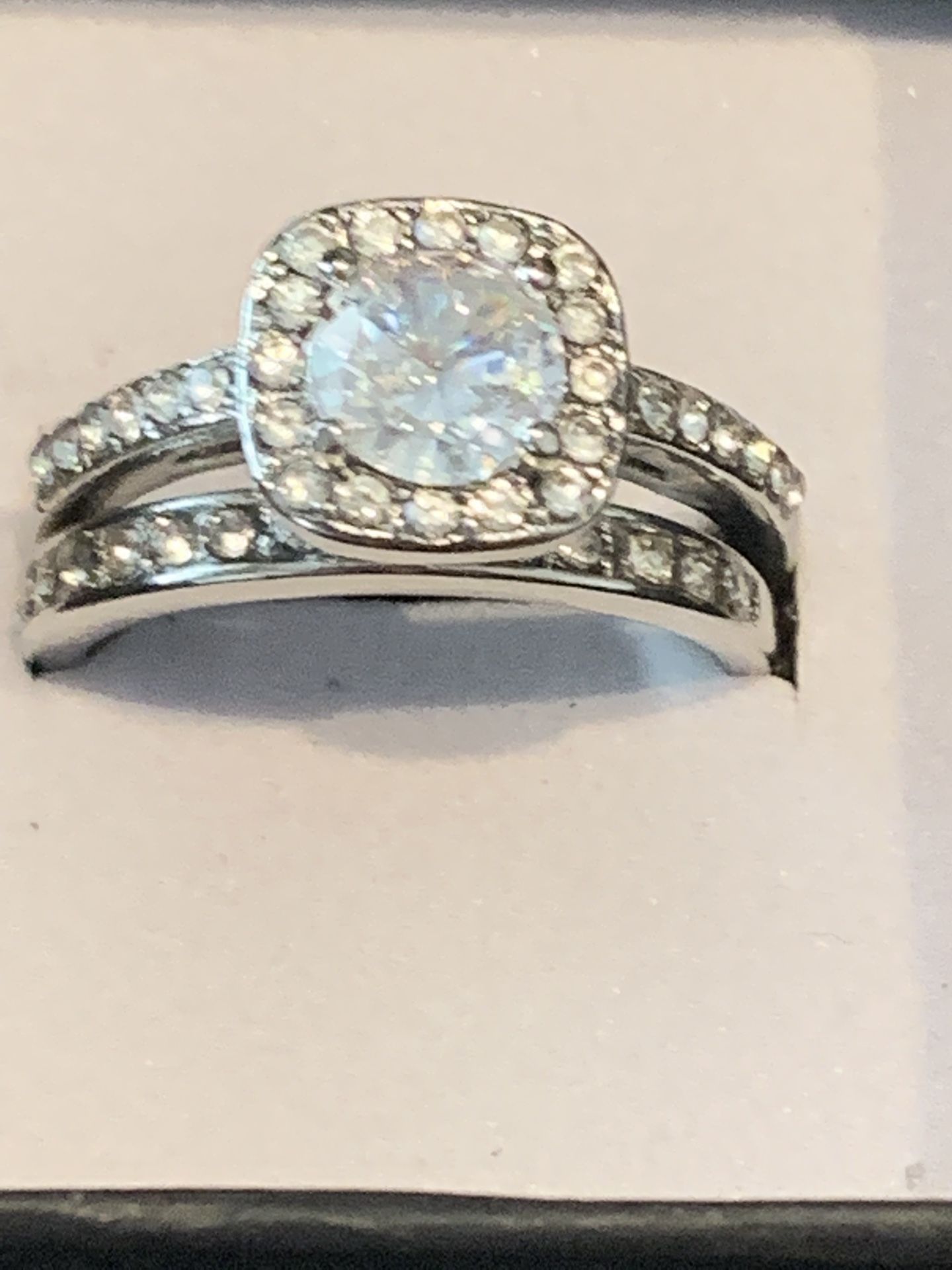 Silver Ring W/ Sparkling Clear Stones Wedding/ Engagement/ Anniversary Sz.6