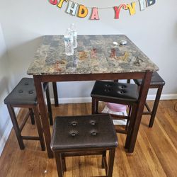 Square Table Wt 4 Bar Stools 