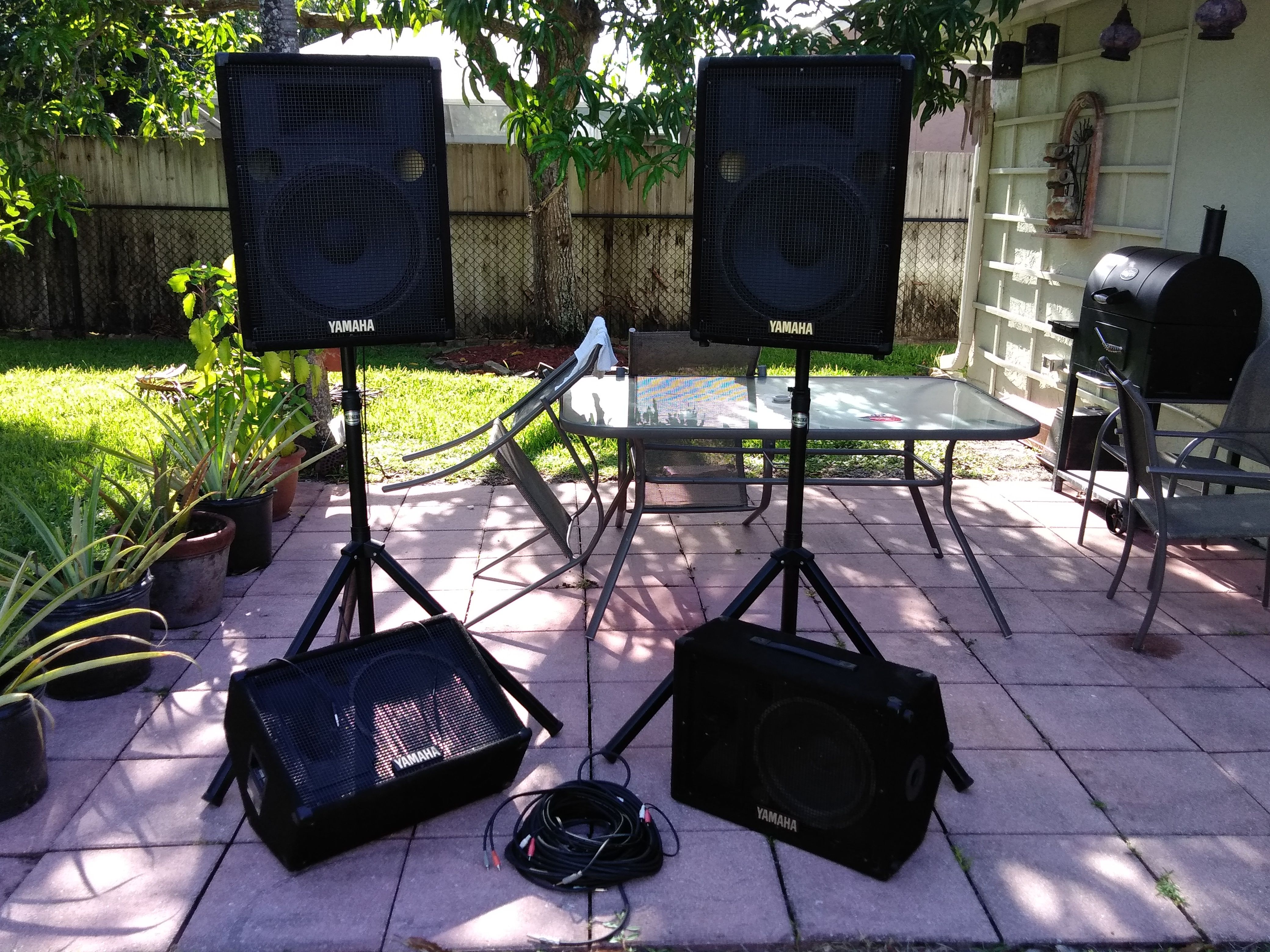 Set of 4 Yamaha S15e & S12me Speakers