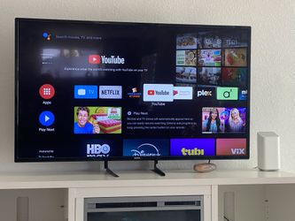 Philips 55” Smart TV 4K w/ Remote & stand Like new
