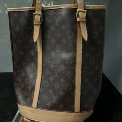BEAUTIFUL BAG. $120