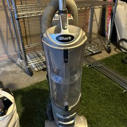 Shark vacuum With Removable Hose 