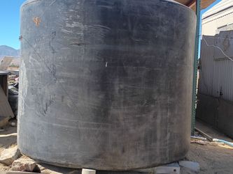 TANQUE PARA EL AGUA DE  2500 GALONES DISPONIBLE