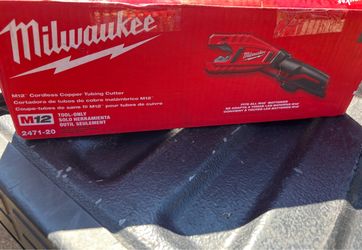 Milwaukee M12 12V Lithium-Ion Cordless Copper Tubing Cutter (Tool-Only)