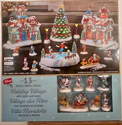 NIB 13 Piece Disney Holliday Village