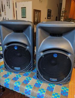 Mackie SRM450 powered speakers + Subwoofer