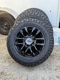2026 Chevy Silverado 2500, Wheels And Tires Bfgoodrich Ko3 $2200 Firm Price