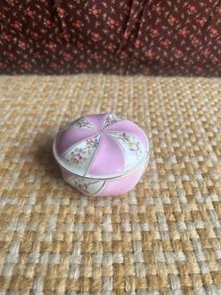 Vintage small round trinket box