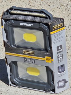 Brand New DEFIANT Defiant 2-Pack 3500 Lumens Rechargeable Magnetic Utility Light With Power Bank