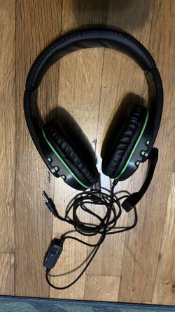 Headset and Xbox controller skin bundle