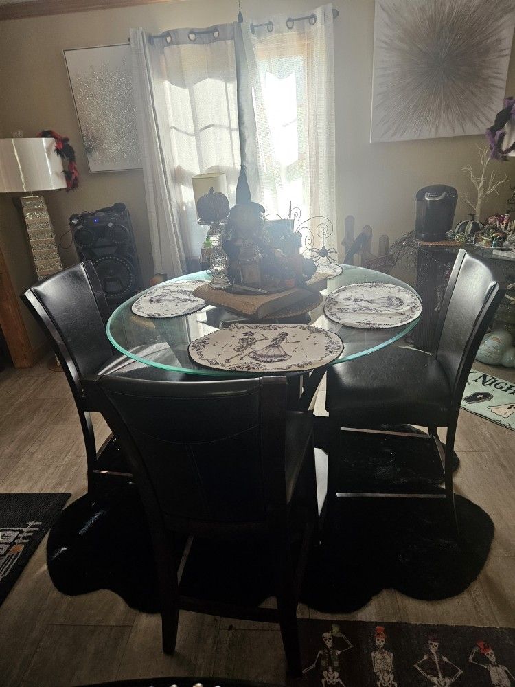 Glass Top Kitchen Table With Leather Seats