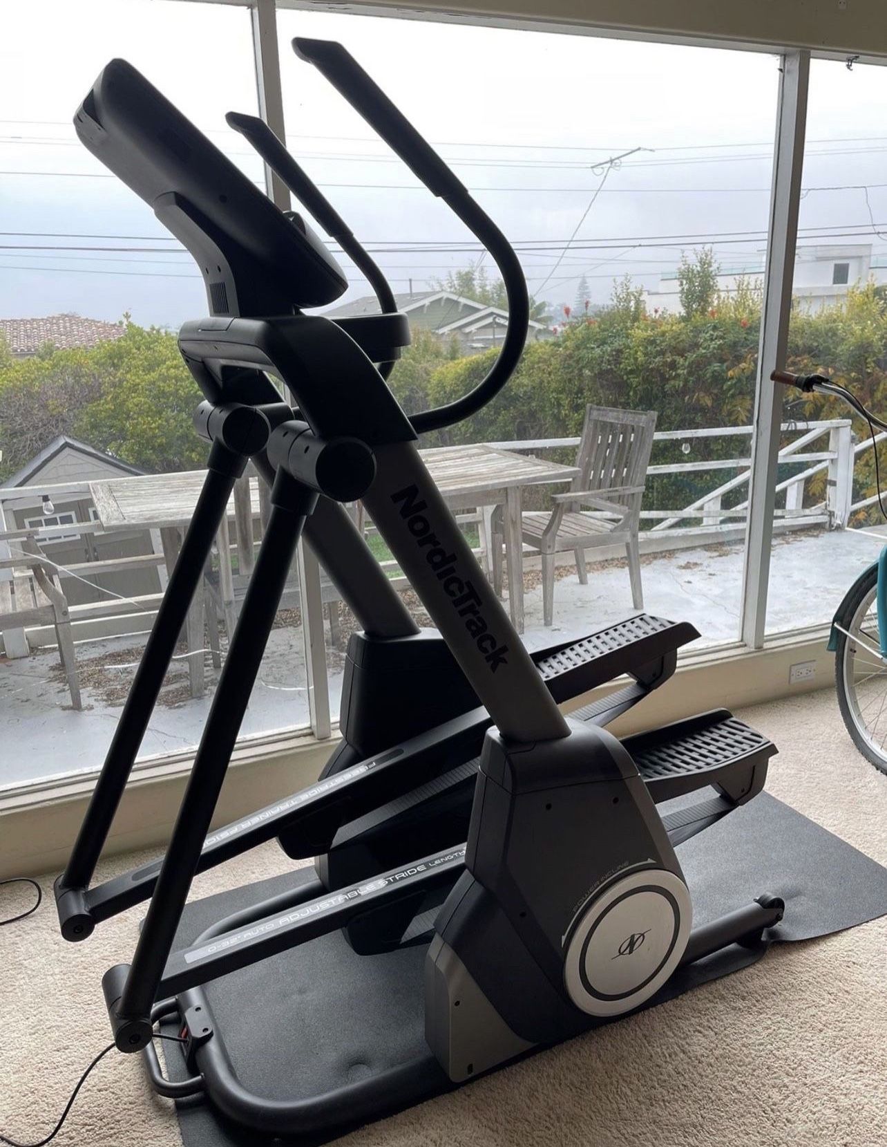 Elliptical NordicTrack FS10i FreeStrider for Sale in San Diego, CA