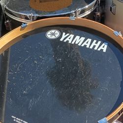 Assorted Drums And Drums Set