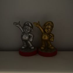 Silver & Gold Mario Amiibo
