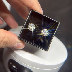 14k Diamond Stud Earrings