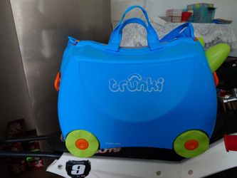Trunki Rolling & Rideable Kids Suitcase by Melissa & Doug