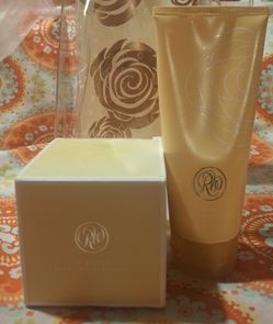 AVON IN BLOOM PERFUME SET