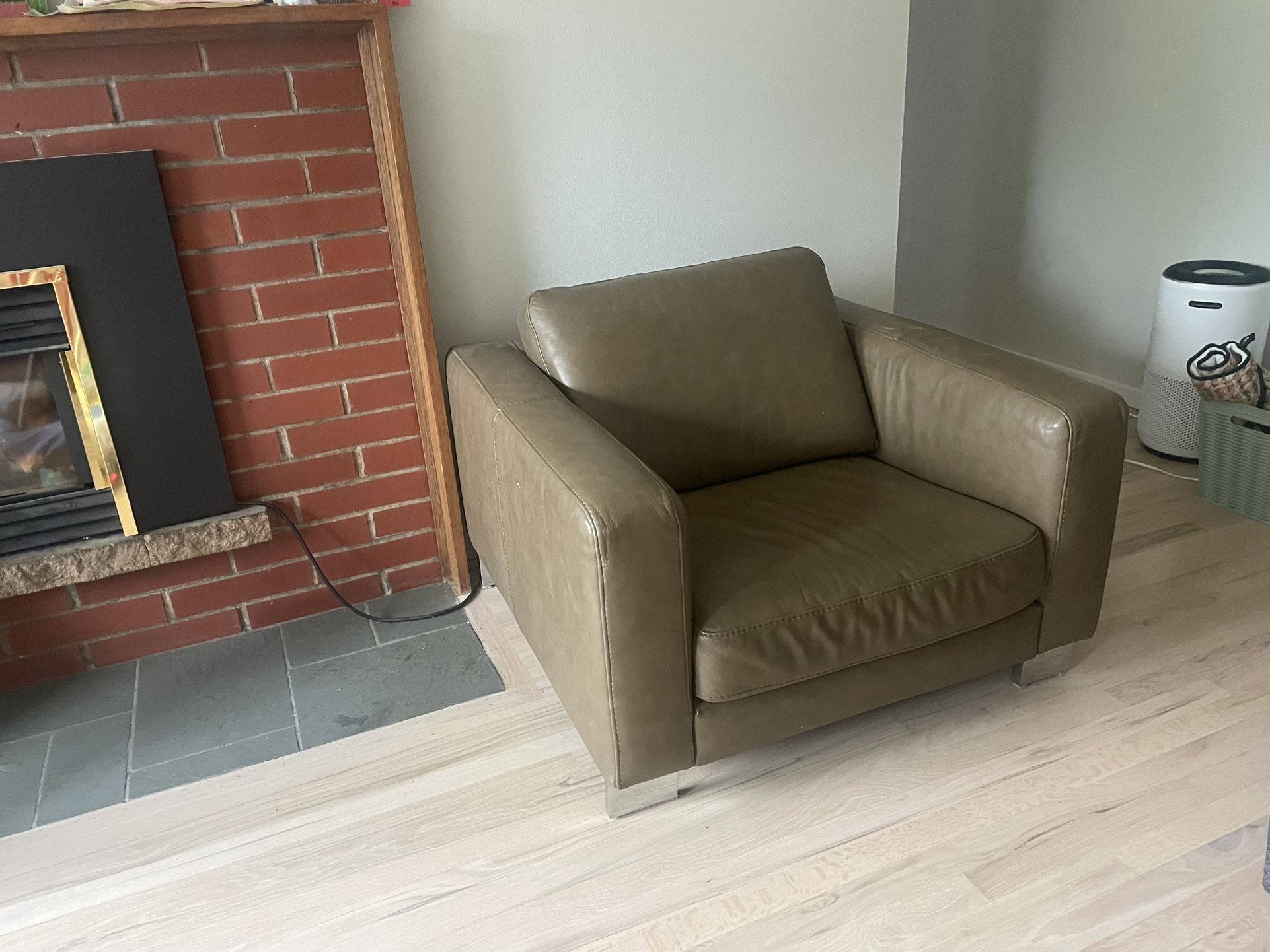 Free, Excellent Real Leather Sofa Chair38deep