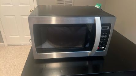 Slightly Used 1.3 Cu Ft Cuisinart Microwave